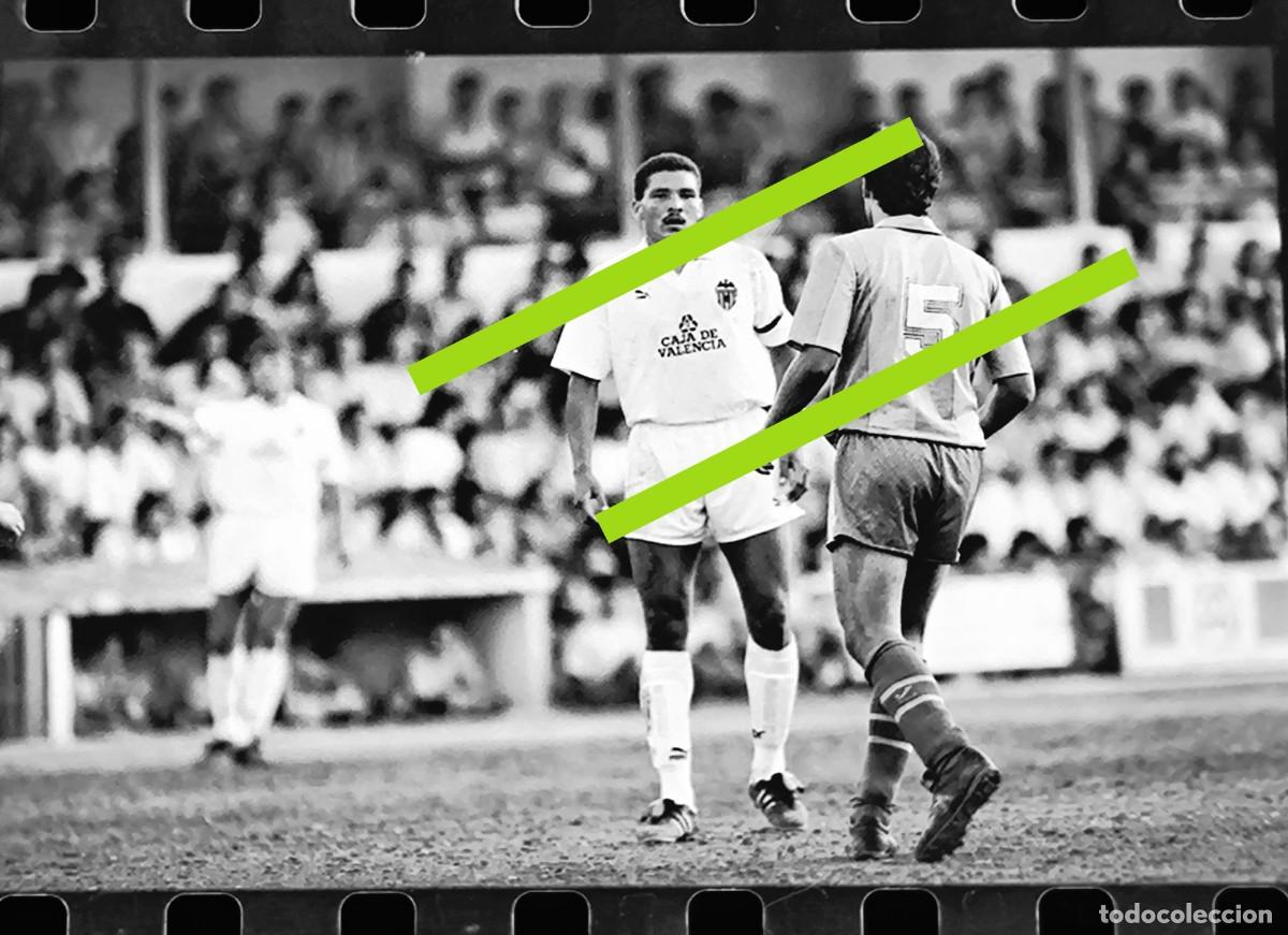Fotograf&iacute;a antigua: Negativo de fotograf&iacute;a. Burjassot club de f&uacute;tbol - Valencia C.F. Partido. A&ntilde;o 1991.