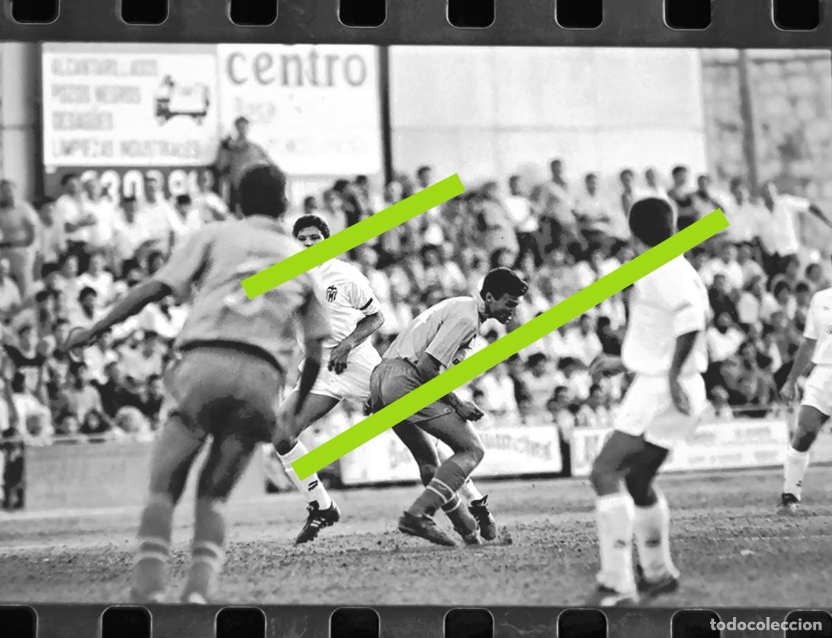 Fotograf&iacute;a antigua: Negativo de fotograf&iacute;a. Burjassot club de f&uacute;tbol - Valencia C.F. Partido. A&ntilde;o 1991.