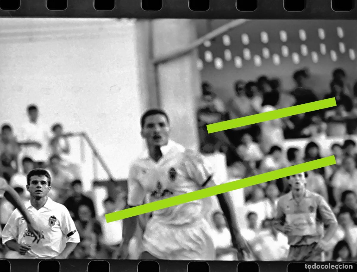 Fotograf&iacute;a antigua: Negativo de fotograf&iacute;a. Burjassot club de f&uacute;tbol - Valencia C.F. Partido. A&ntilde;o 1991.