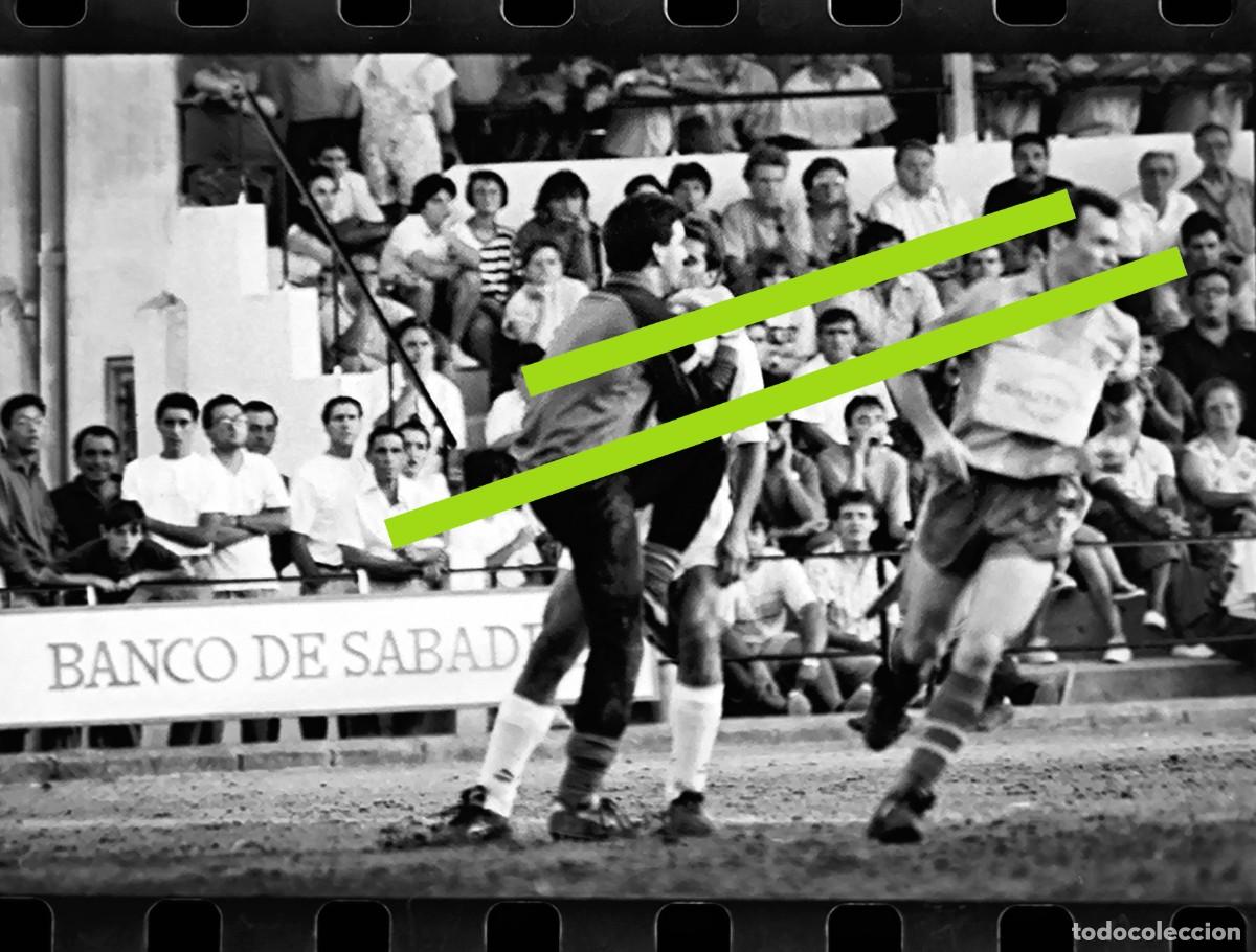 Fotograf&iacute;a antigua: Negativo de fotograf&iacute;a. Burjassot club de f&uacute;tbol - Valencia C.F. Partido. A&ntilde;o 1991.
