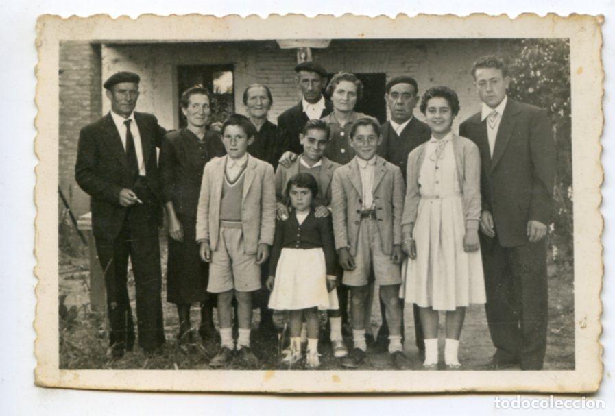 Fotograf&iacute;a antigua: Aranda de Duero, Burgos. Grupo familiar, foto Zapatero, a&ntilde;os 50