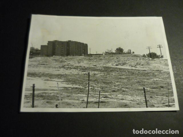 Fotograf&iacute;a antigua: MADRID VALLECAS BARRIO DE LA VI&Ntilde;A ANTIGUA FOTOGRAFIA ORIGINAL 13 X 18 CM
