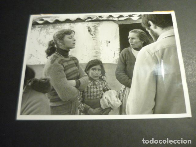 Fotograf&iacute;a antigua: MADRID VALLECAS DISTURBIOS ENTRE GITANOS ANTIGUA FOTOGRAFIA ORIGINAL 13 X 18 CM