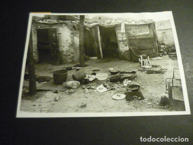 Fotograf&iacute;a antigua: MADRID VALLECAS DISTURBIOS ENTRE GITANOS ANTIGUA FOTOGRAFIA ORIGINAL 13 X 18 CM