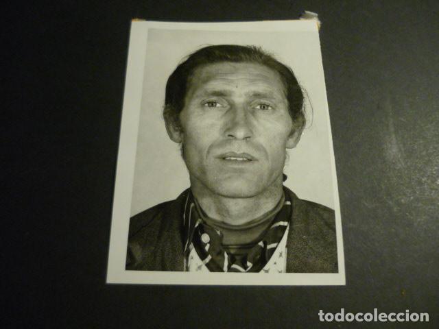 Fotograf&iacute;a antigua: MADRID VALLECAS DISTURBIOS ENTRE GITANOS FOTO POLICIAL ANTIGUA FOTOGRAFIA ORIGINAL 12 X 8,5 CM