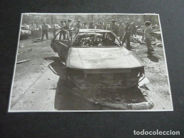 Fotograf&iacute;a antigua: MADRID PLAZA REPUBLICA DOMINICANA ATENTADO TERRORISTA ETA GUARDIA CIVIL FOTOGRAFIA 11,5 X 16,5 CM