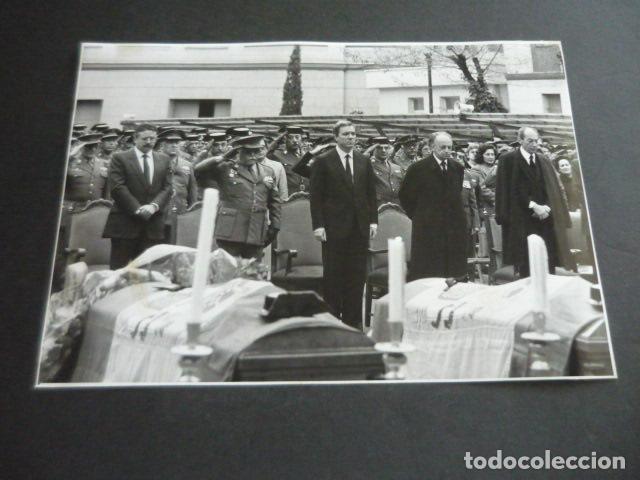Fotograf&iacute;a antigua: MADRID ATENTADO TERRORISTA ETA GUARDIA CIVIL FOTOGRAFIA 17 X 25 CM