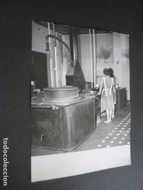 Fotograf&iacute;a antigua: MADRID VENTAS PRISION PROVINCIAL DE MUJERES COCINAS ANTIGUA FOTOGRAFIA 18 X 24 CM