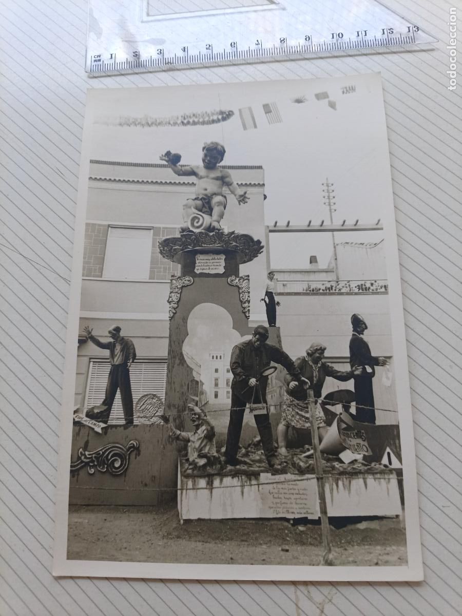 Fotograf&iacute;a antigua: Elda, Alicante. Falla. Fot&oacute;grafo Carlson. 1967. Foto gran formato. Falla Trinquete. Dedicatoria
