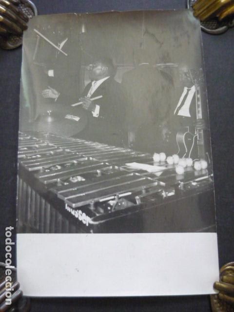 Fotograf&iacute;a antigua: LIONEL HAMPTON VIBRAFONISTA JAZZ ACTUACION EN MADRID ANTIGUA FOTOGRAFIA ORIGINAL 14 X 21 CM