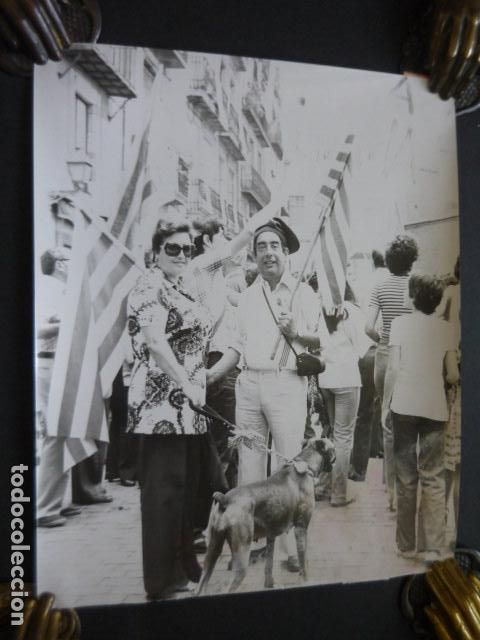Fotograf&iacute;a antigua: BARCELONA MANIFESTACION DIADA NACIONAL CATALU&Ntilde;A 1977 ANTIGUA FOTOGRAFIA ORIGINAL 18 X 22 CM