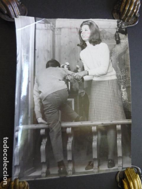Fotograf&iacute;a antigua: PRINCESA IRA DE FURSTEMBERG CON SU HIJO ANTIGUA FOTOGRAFIA ORIGINAL 18 X 24 CM