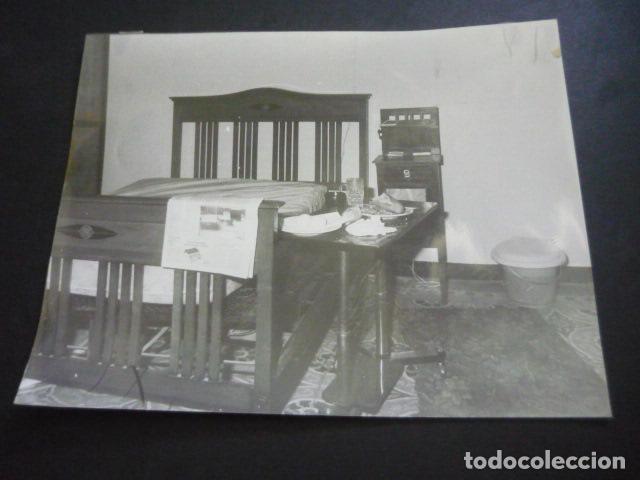 Fotograf&iacute;a antigua: DOCTOR JULIO IGLESIA PUGA SECUESTRO BANDA TERRORISTA ETA ANTIGUA FOTOGRAFIA 13 X 17 CM