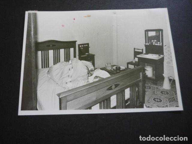Fotograf&iacute;a antigua: DOCTOR JULIO IGLESIA PUGA SECUESTRO BANDA TERRORISTA ETA ANTIGUA FOTOGRAFIA 26 X 20 CM