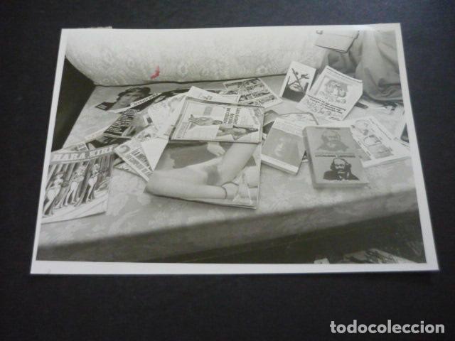 Fotograf&iacute;a antigua: DOCTOR JULIO IGLESIA PUGA SECUESTRO BANDA TERRORISTA ETA ANTIGUA FOTOGRAFIA 13 X 17 CM