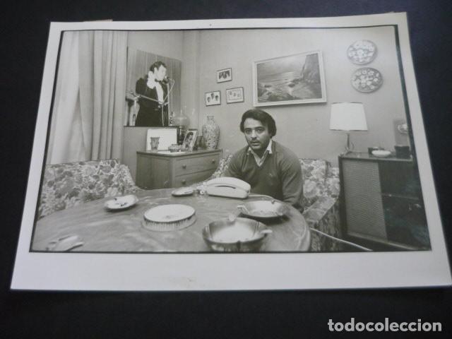 Fotograf&iacute;a antigua: HIJO DEL DOCTOR JULIO IGLESIA PUGA SECUESTRO BANDA TERRORISTA ETA ANTIGUA FOTOGRAFIA 24 X 17 CM
