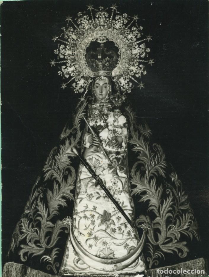Fotograf&iacute;a antigua: Virgen an&oacute;nima. Foto a&ntilde;os treitna del siglo pasado.