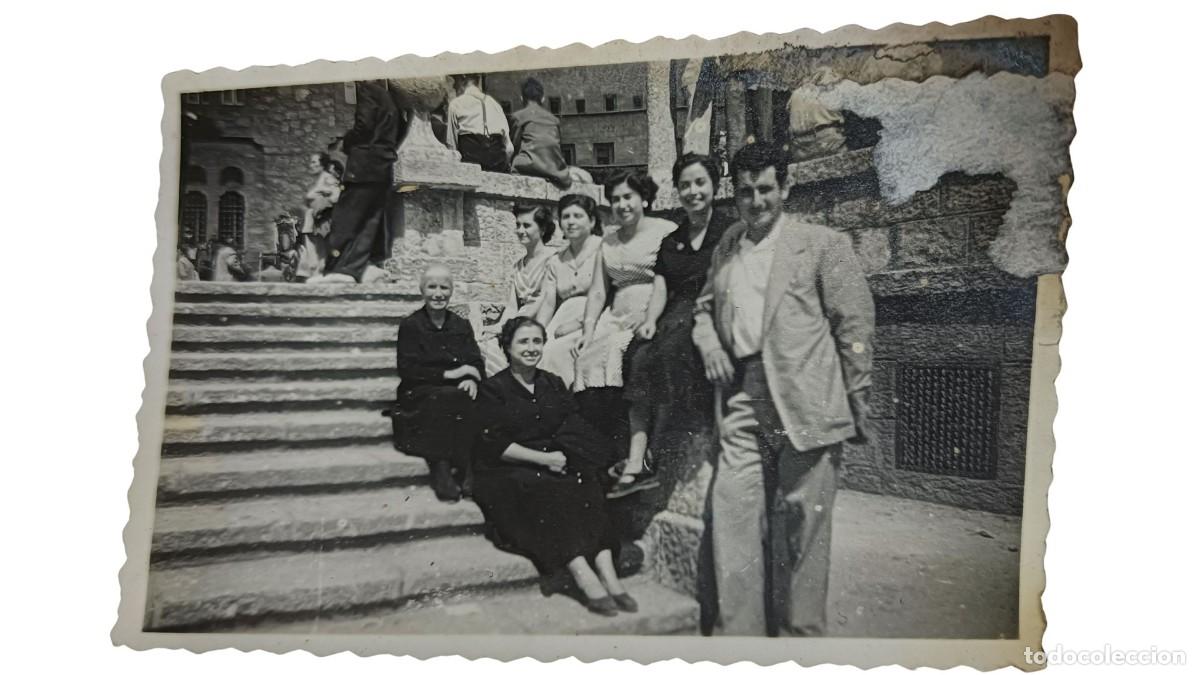 Fotograf&iacute;a antigua: FOTOGRAF&Iacute;A ANTIGUA DE GRUPO FAMILIAR EN ESCALINATA MONUMENTAL - A&Ntilde;OS 20/30
