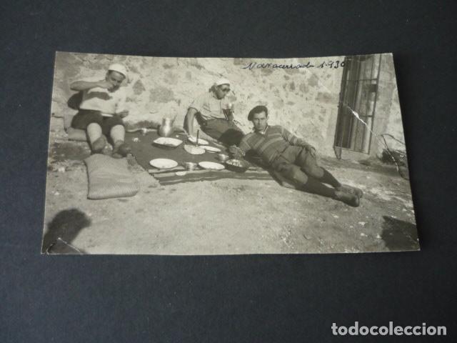Fotograf&iacute;a antigua: NAVACERRADA MADRID EXCURSIONISTAS 1930 ANTIGUA FOTOGRAFIA 7,5 X 12,5 CM