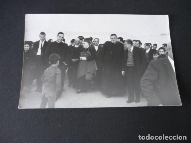 Fotograf&iacute;a antigua: NAVA DE RICOMALILLO TOLEDO SACERDOTES Y AUTORIDADES ANTIGUA FOTOGRAFIA 9 X 14 CM