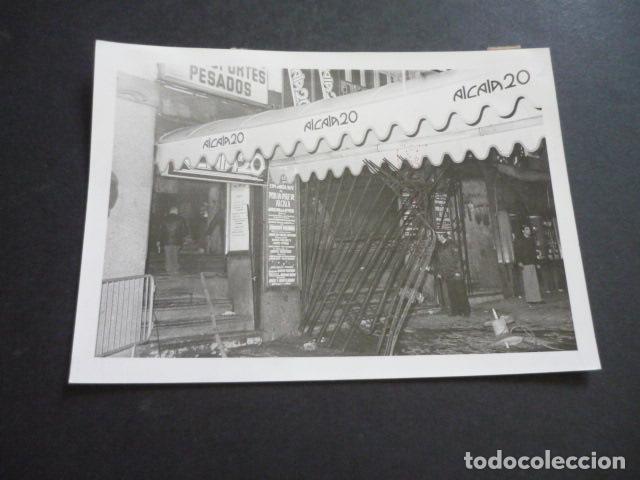 Antique Photography: MADRID CALLE DE ALCAL&Aacute; INCENDIO DE LA DISCOTECA ALCAL&Aacute; 20 FOTOGRAFIA ORIGINAL 18 X 13 CM