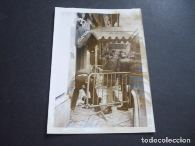 Fotografia antica: MADRID CALLE DE ALCAL&Aacute; INCENDIO DE LA DISCOTECA ALCAL&Aacute; 20 FOTOGRAFIA ORIGINAL 18 X 13 CM