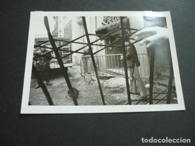 Alte Fotografie: MADRID CALLE DE ALCAL&Aacute; INCENDIO DE LA DISCOTECA ALCAL&Aacute; 20 FOTOGRAFIA ORIGINAL 18 X 13 CM