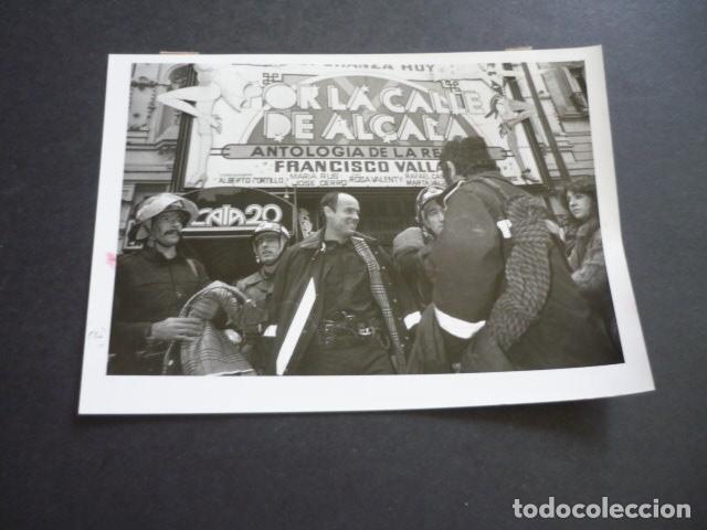 Fotograf&iacute;a antigua: MADRID CALLE DE ALCAL&Aacute; INCENDIO DE LA DISCOTECA ALCAL&Aacute; 20 FOTOGRAFIA ORIGINAL 18 X 13 CM