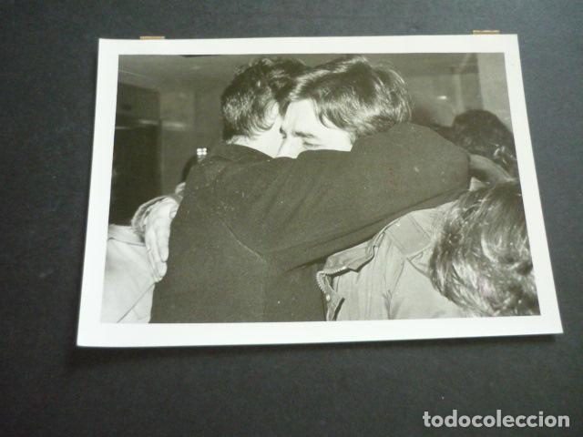 Photographie ancienne: MADRID CALLE DE ALCAL&Aacute; INCENDIO DE LA DISCOTECA ALCAL&Aacute; 20 FOTOGRAFIA ORIGINAL 18 X 13 CM