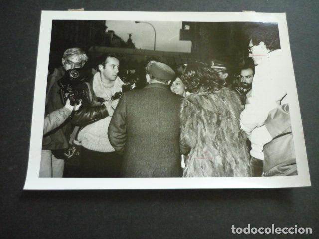 Photographie ancienne: MADRID CALLE DE ALCAL&Aacute; INCENDIO DE LA DISCOTECA ALCAL&Aacute; 20 FOTOGRAFIA ORIGINAL 18 X 13 CM