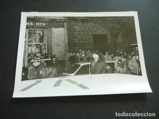 Photographie ancienne: MADRID CALLE DE ALCAL&Aacute; INCENDIO DE LA DISCOTECA ALCAL&Aacute; 20 FOTOGRAFIA ORIGINAL 18 X 13 CM