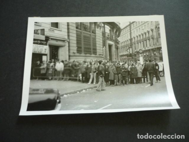 Photographie ancienne: MADRID CALLE DE ALCAL&Aacute; INCENDIO DE LA DISCOTECA ALCAL&Aacute; 20 FOTOGRAFIA ORIGINAL 18 X 13 CM