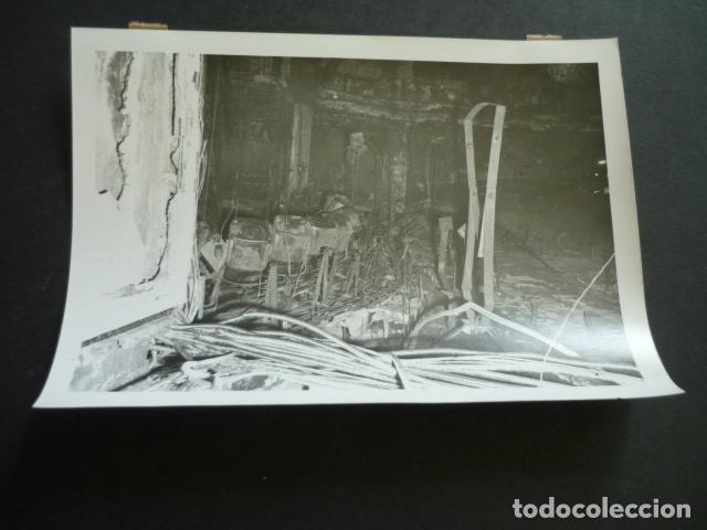Photographie ancienne: MADRID CALLE DE ALCAL&Aacute; INCENDIO DE LA DISCOTECA ALCAL&Aacute; 20 FOTOGRAFIA ORIGINAL 18 X 13 CM