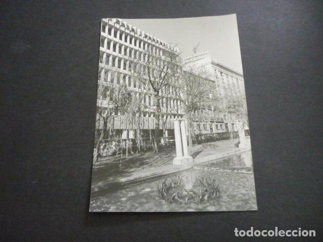 Antique Photography: MADRID CAJA POSTAL DE AHORROS FOTOGRAFIA ORIGINAL 18 X 13 CM