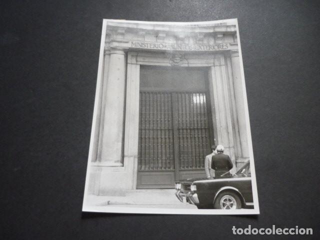 Fotografia antiga: MADRID PLAZA DE SANTA CRUZ MINISTERIO DE ASUNTOS EXTERIORES FOTOGRAFIA ORIGINAL 18 X 13 CM