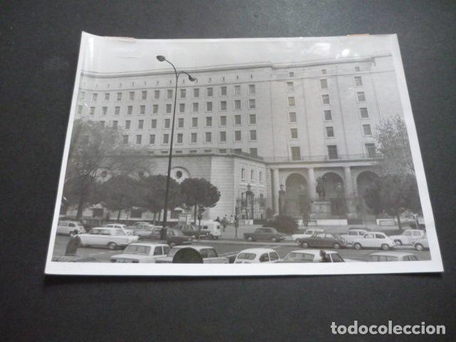 Fotograf&iacute;a antigua: MADRID MINISTERIO DE LA VIVIENDA FOTOGRAFIA ORIGINAL 18 X 24 CM