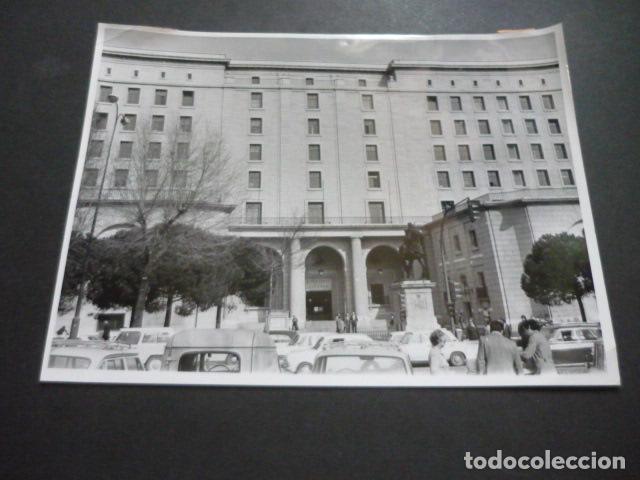 Fotograf&iacute;a antigua: MADRID MINISTERIO DE LA VIVIENDA FOTOGRAFIA ORIGINAL 18 X 24 CM