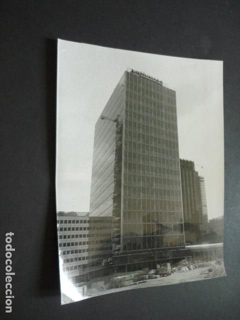Fotograf&iacute;a antigua: MADRID EDIFICIO DE CRISTALERA ESPA&Ntilde;OLA FOTOGRAFIA ORIGINAL 18 X 24 CM