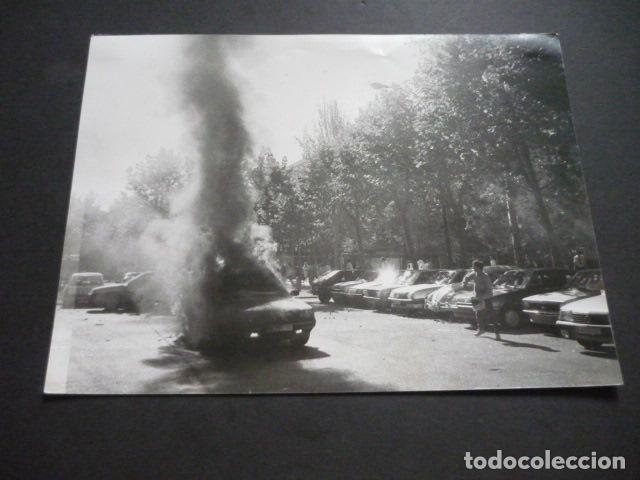 Photographie ancienne: MADRID ATENTADO TERRORISTA ETA CONTRA EL MINISTERIO DE DEFENSA FOTOGRAFIA ORIGINAL 24 X 18 CM