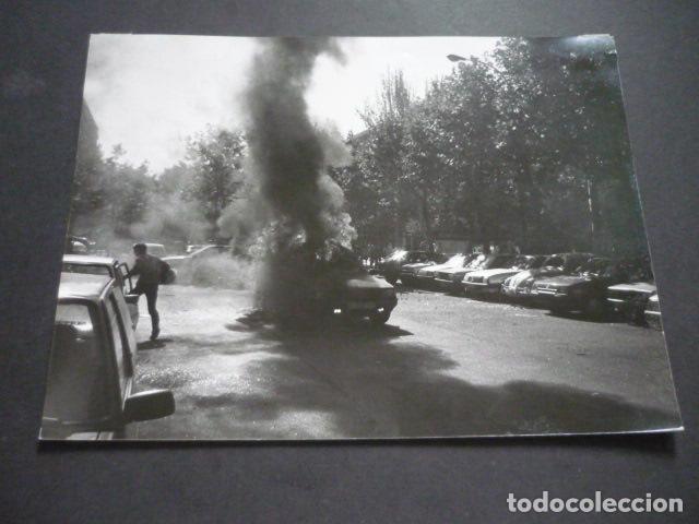 Photographie ancienne: MADRID ATENTADO TERRORISTA ETA CONTRA EL MINISTERIO DE DEFENSA FOTOGRAFIA ORIGINAL 24 X 18 CM