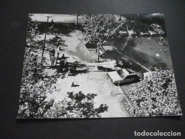 Photographie ancienne: MADRID ATENTADO TERRORISTA ETA CONTRA EL MINISTERIO DE DEFENSA FOTOGRAFIA ORIGINAL 24 X 18 CM