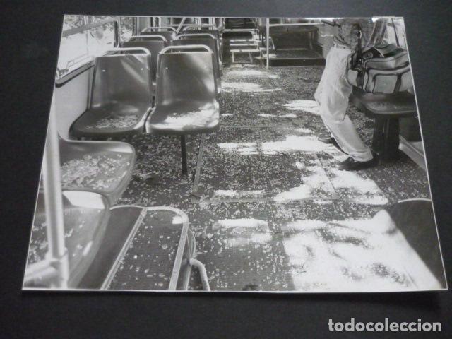 Antique Photography: MADRID ATENTADO TERRORISTA ETA CONTRA EL MINISTERIO DE DEFENSA FOTOGRAFIA ORIGINAL 24 X 18 CM