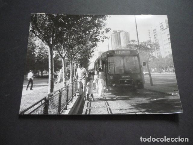 Photographie ancienne: MADRID ATENTADO TERRORISTA ETA CONTRA EL MINISTERIO DE DEFENSA FOTOGRAFIA ORIGINAL 13 X 18 CM