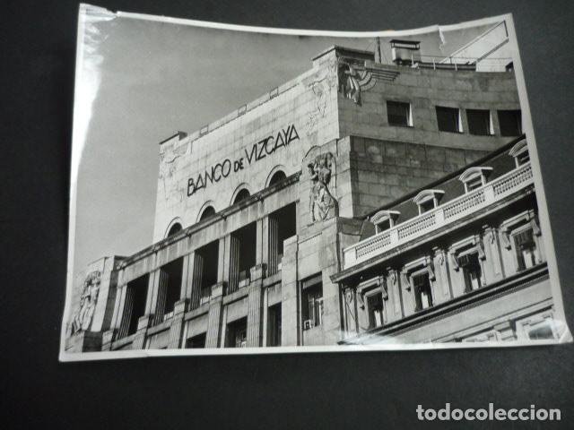 Fotografia antiga: MADRID CALLE DE ALCAL&Aacute; BANCO DE VIZCAYA FOTOGRAFIA ORIGINAL 24 X 18 CM