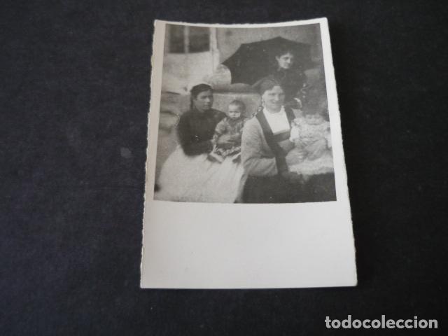 Alte Fotografie: NODRIZAS AMAS DE CRIA NI&Ntilde;ERA PASIEGA CON NI&Ntilde;OS ANTIGUA FOTOGRAFIA 6 X 9 CM