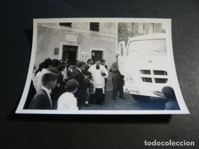 Fotografia antica: CEBOLLA TOLEDO BENDICION DE CAMION PEGASO ANTIGUA FOTOGRAFIA 7,5 X 10,5 CM