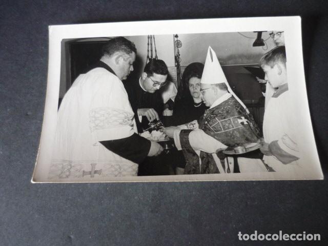 Fotograf&iacute;a antigua: NAVA DE RICOMALILLO TOLEDO ACTO RELIGIOSO CON OBISPO ANTIGUA FOTOGRAFIA 9 X 14 CM