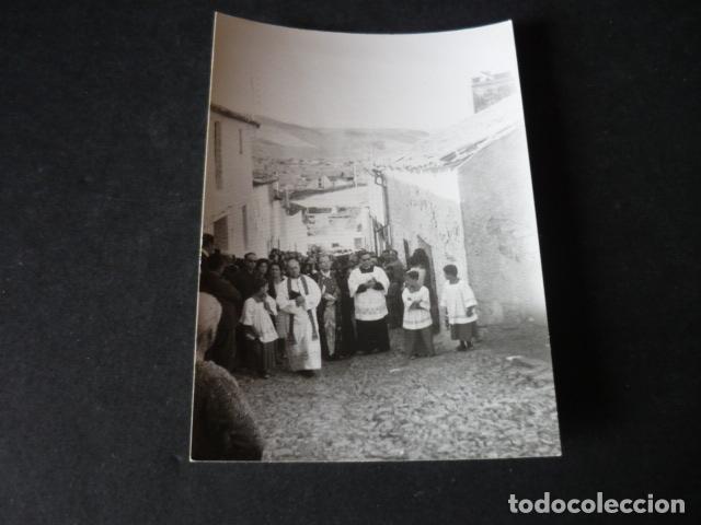 Fotograf&iacute;a antigua: HELECHOSA DE LOS MONTES BADAJOZ ENTIERRO ENRIQUETA DOMINGUEZ ANTIGUA FOTOGRAFIA 7,5 X 10,5 CM