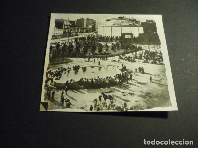 Fotografia antiga: BARCELONA PLAZA DE CATALU&Ntilde;A CON EL TEATRO WATERLOO PANORAMA ANTIGUA FOTOGRAFIA 10.5 X 9.5 CM