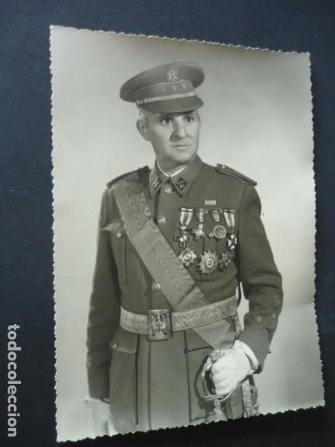 Fotografia antiga: RETRATO DE OFICIAL DE EJERCITO ESPA&Ntilde;OL FOTOGRAFIA 13 X 17,5 CM